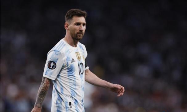 台湾知名时事评论员邱毅接受《环球时报》专访：“两岸统一的脚步越来越近”